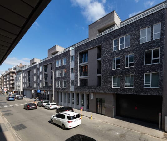 Surface commerciale et appartements